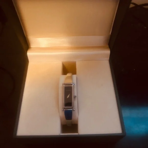 Gucci 1500L stainless steel horse bit bangle vintage (1997) watch. - Picture 2 of 6